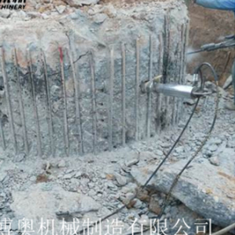 混凝(níng)土樁頭液壓劈(pī)裂機