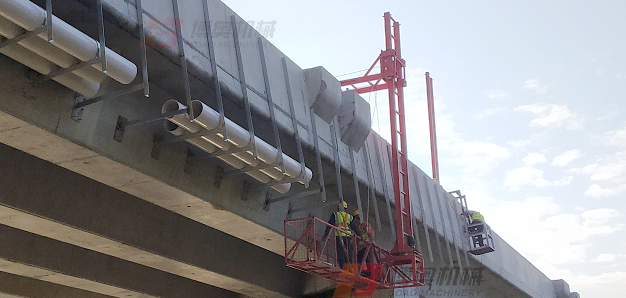 高(gāo)速橋梁排水管安(an)裝及橋底檢修平(píng)台