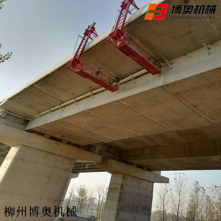 橋梁(liang)PVC排水管(guan)安裝設(shè)備現場(chang)圖片