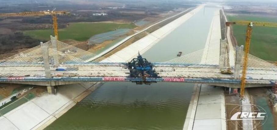 引江濟(ji)淮工程(cheng)跨徑最(zuì)大的矮(ǎi)塔斜拉(lā)橋合龍(lóng)