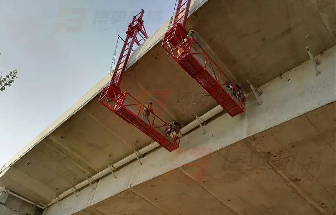 高架橋集(ji)中橋梁排水管(guan)安裝設備