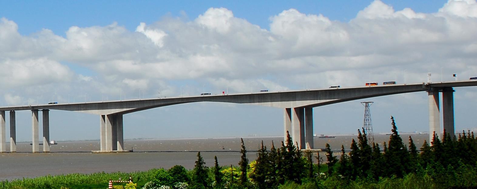 大(da)橋橋梁加固(gù)及監測分析(xi)