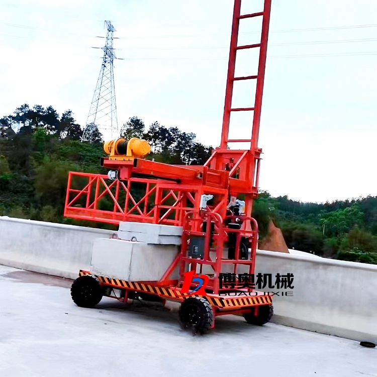 高架橋(qiáo)排水管(guan)道安裝(zhuāng)施工電(dian)動吊籃(lán)設備