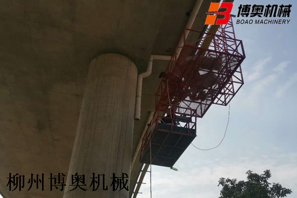 橋(qiao)梁PVC排水(shuǐ)管安裝(zhuang)設備現(xiàn)場圖片(piàn)