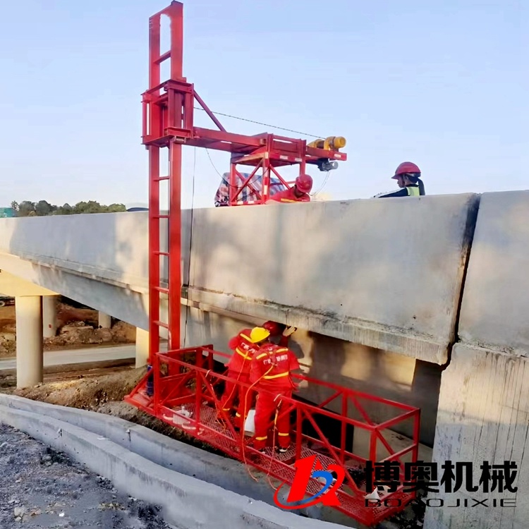 高架(jia)橋排水(shui)管道安(ān)裝施工(gōng)電動吊(diao)籃設備(bèi)