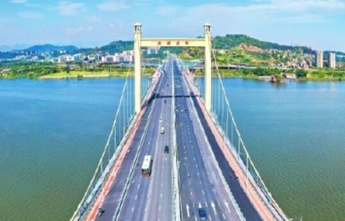 洪山橋(qiáo)至洪塘大橋(qiáo)拓寬改建工(gōng)程建成通車(che)