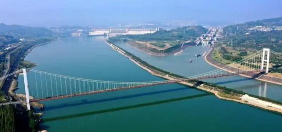 “神州(zhou)第一跨”三峽工(gōng)程西陵長江大(dà)橋全橋吊索更(gèng)換完成