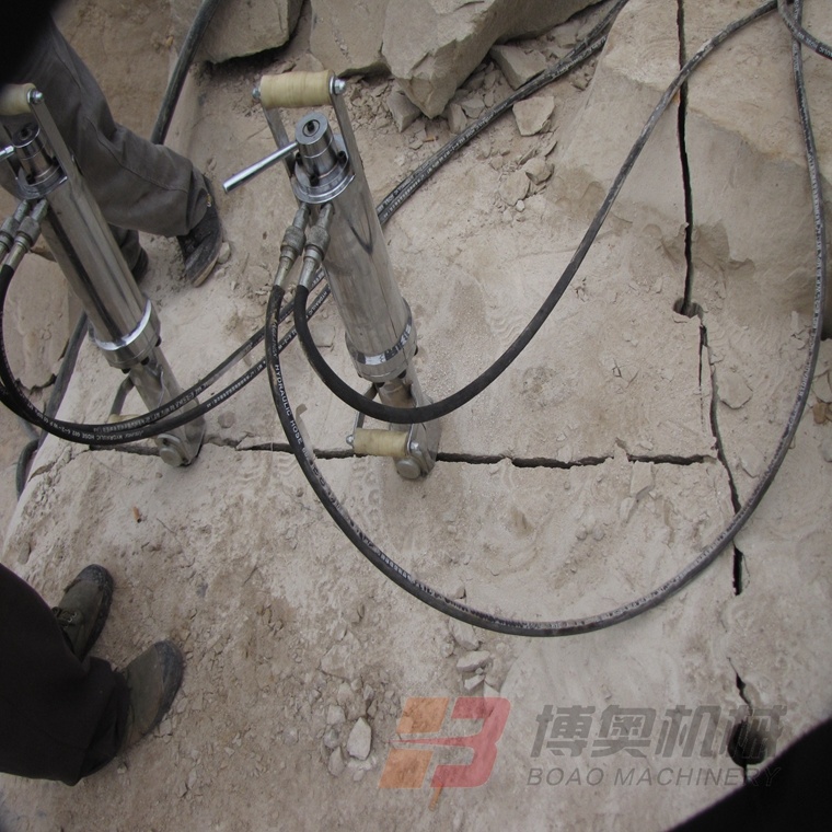 咸阳尔易金属制造集团(5G网站)FL90A手動岩(yan)石劈裂機