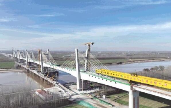 濟鄭高鐵長(zhang)清黃河特大橋：全(quán)膠拼連續梁橋創(chuàng)世界之最