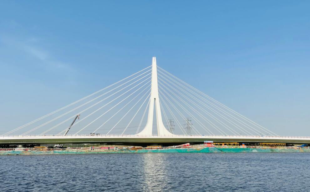 墨水河大(da)橋工程斜(xié)拉索工程(cheng)完美收官(guān)